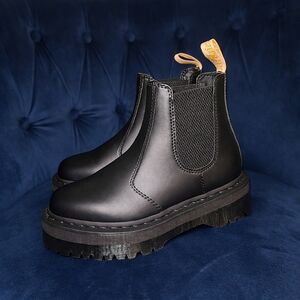 Dr. Martens 2976 Quad Chelsea boots Size 7